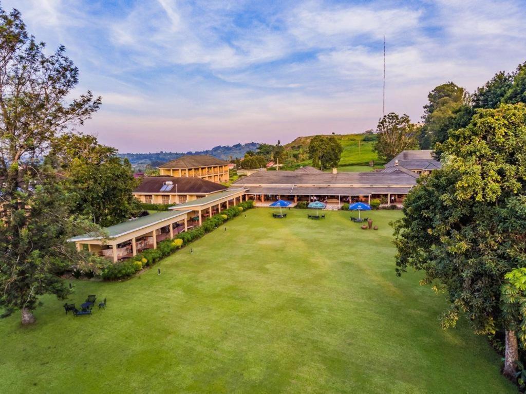 Mountains Of The Moon Hotel Fort Portal Buitenkant foto