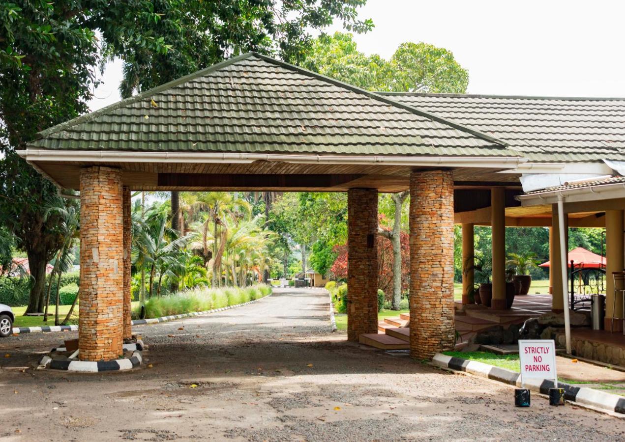 Mountains Of The Moon Hotel Fort Portal Buitenkant foto